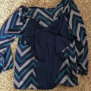 Medium bow back blue top